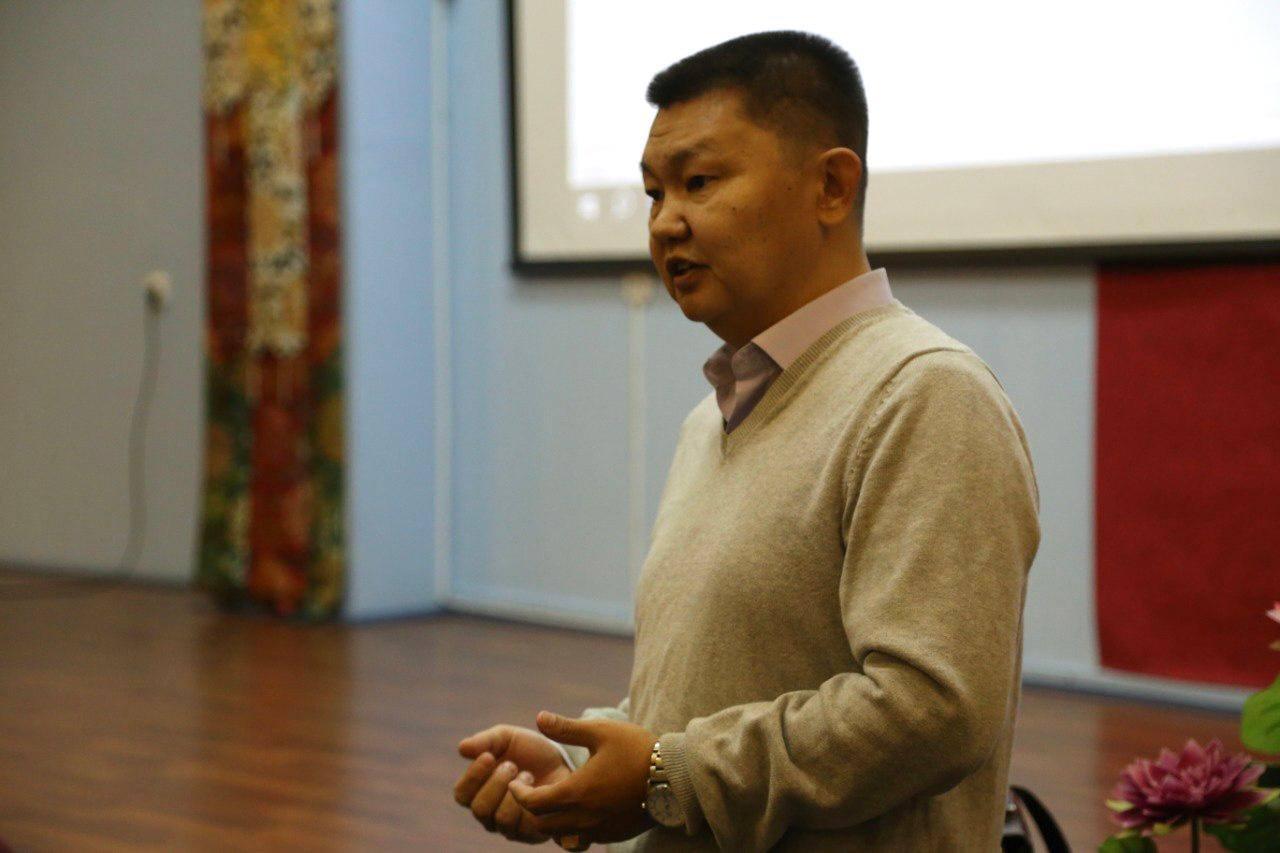 В Центральном хуруле с 17 июня стартуют курсы калмыцкого языка