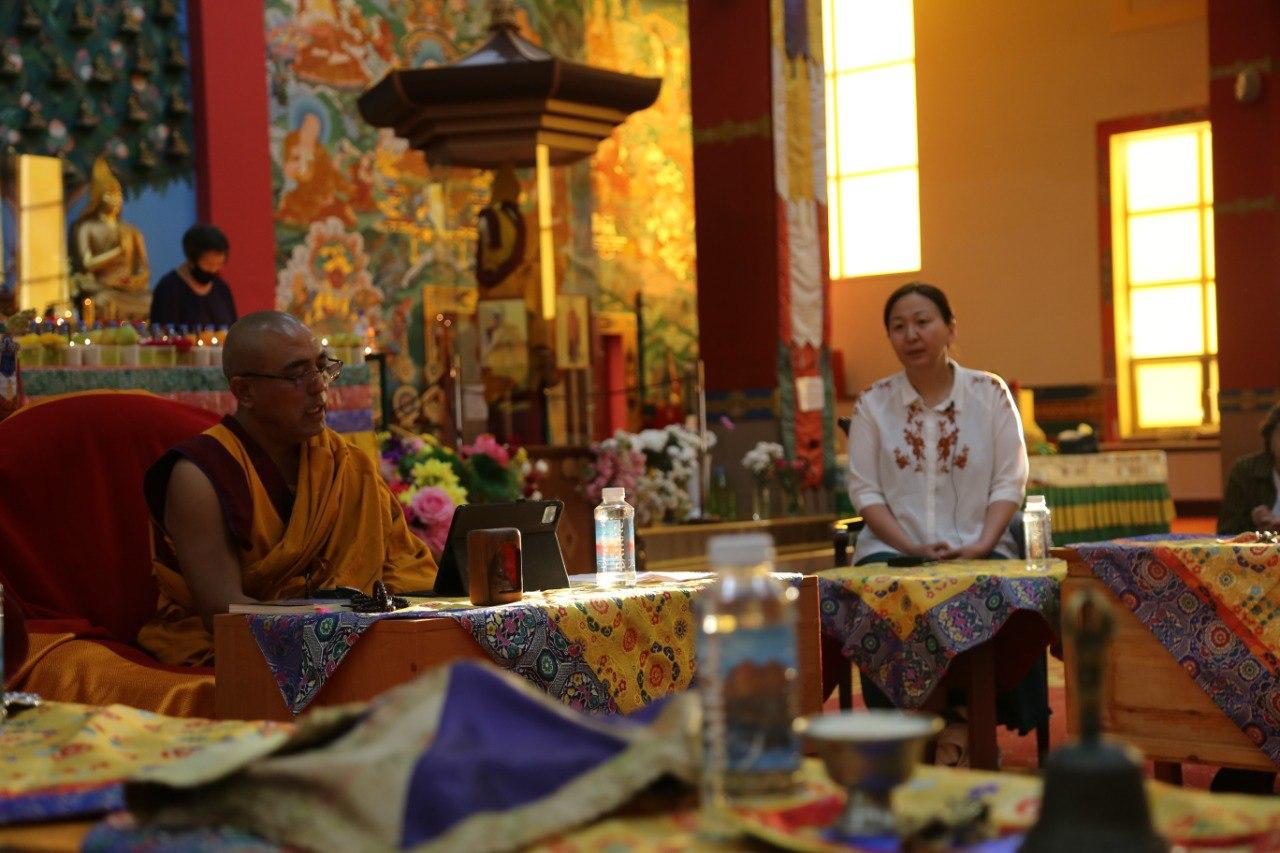 День рождения Будды верующие Калмыкии начали с принятия однодневных обетов Махаяны