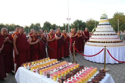 Калмыкия широко отметила 90-летие Его Святейшества
