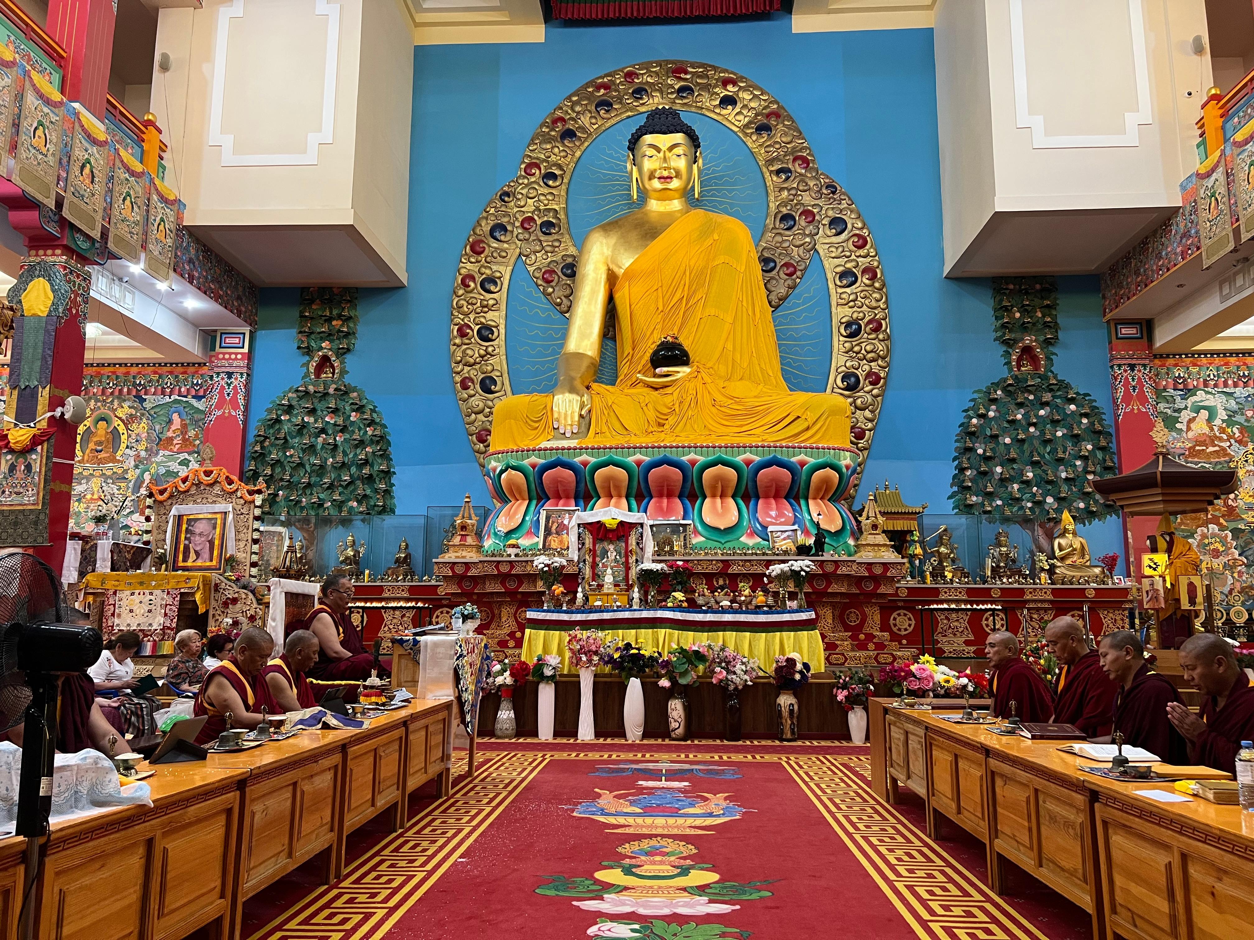 Верующие Калмыкии просят у Божеств здравия и долгих лет земного пребывания Драгоценному Учителю