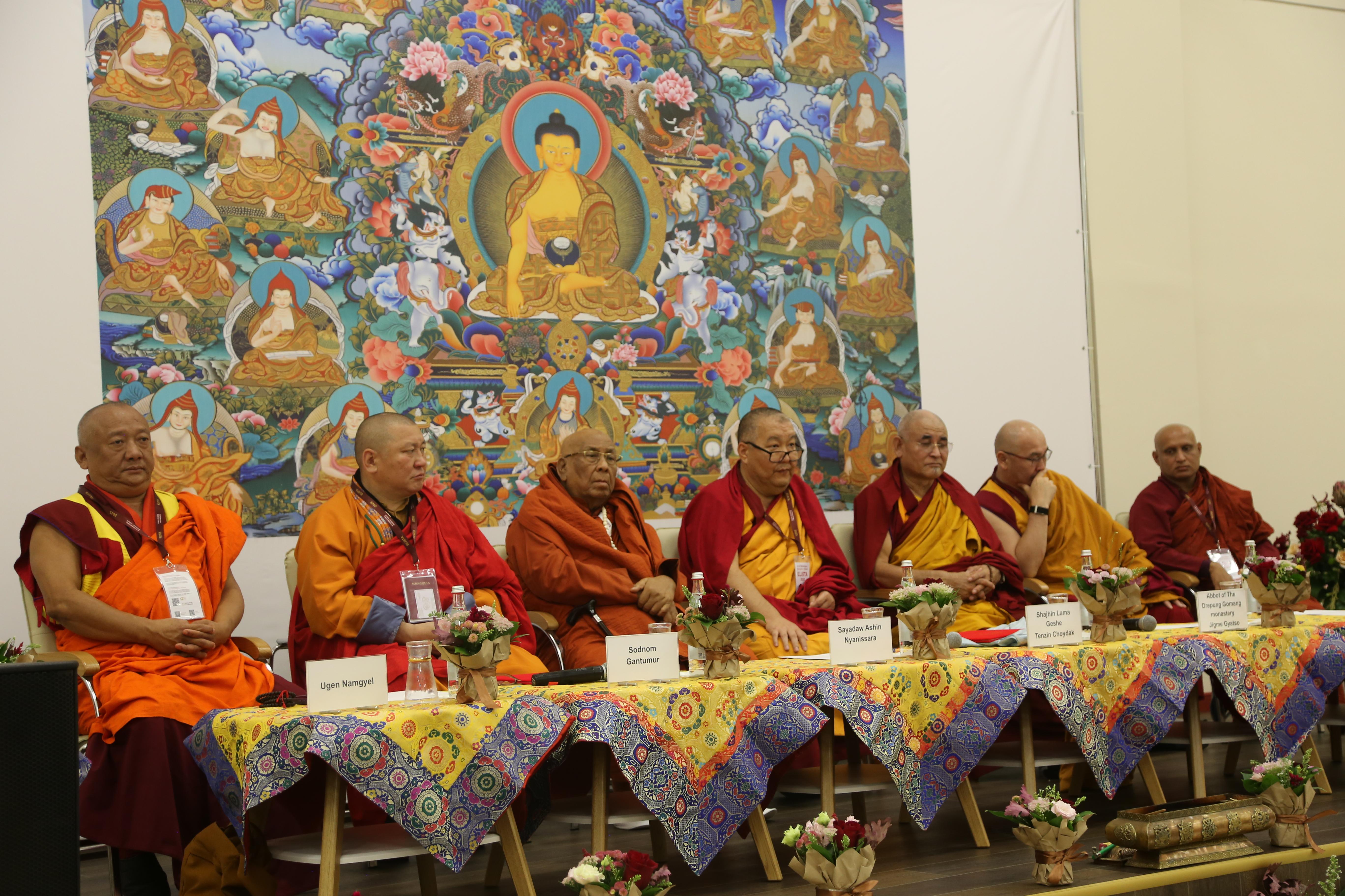 Сохранение института монашества - важная тема