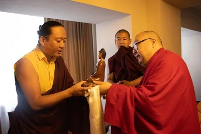 Его Святейшество 43-й Сакья Тризин Ринпоче: Всегда буду молиться за калмыцкий народ и вашу республику