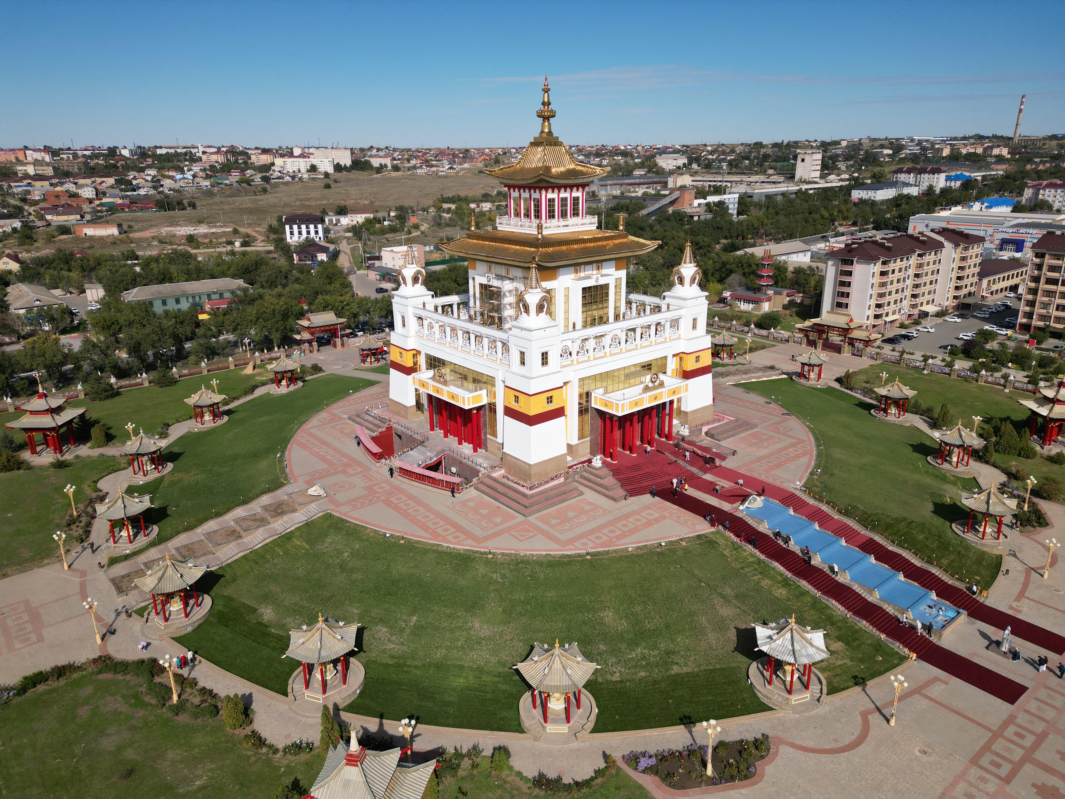 В Калмыкию впервые из Индии 
 прибывают реликвии Будды Шакьямуни 