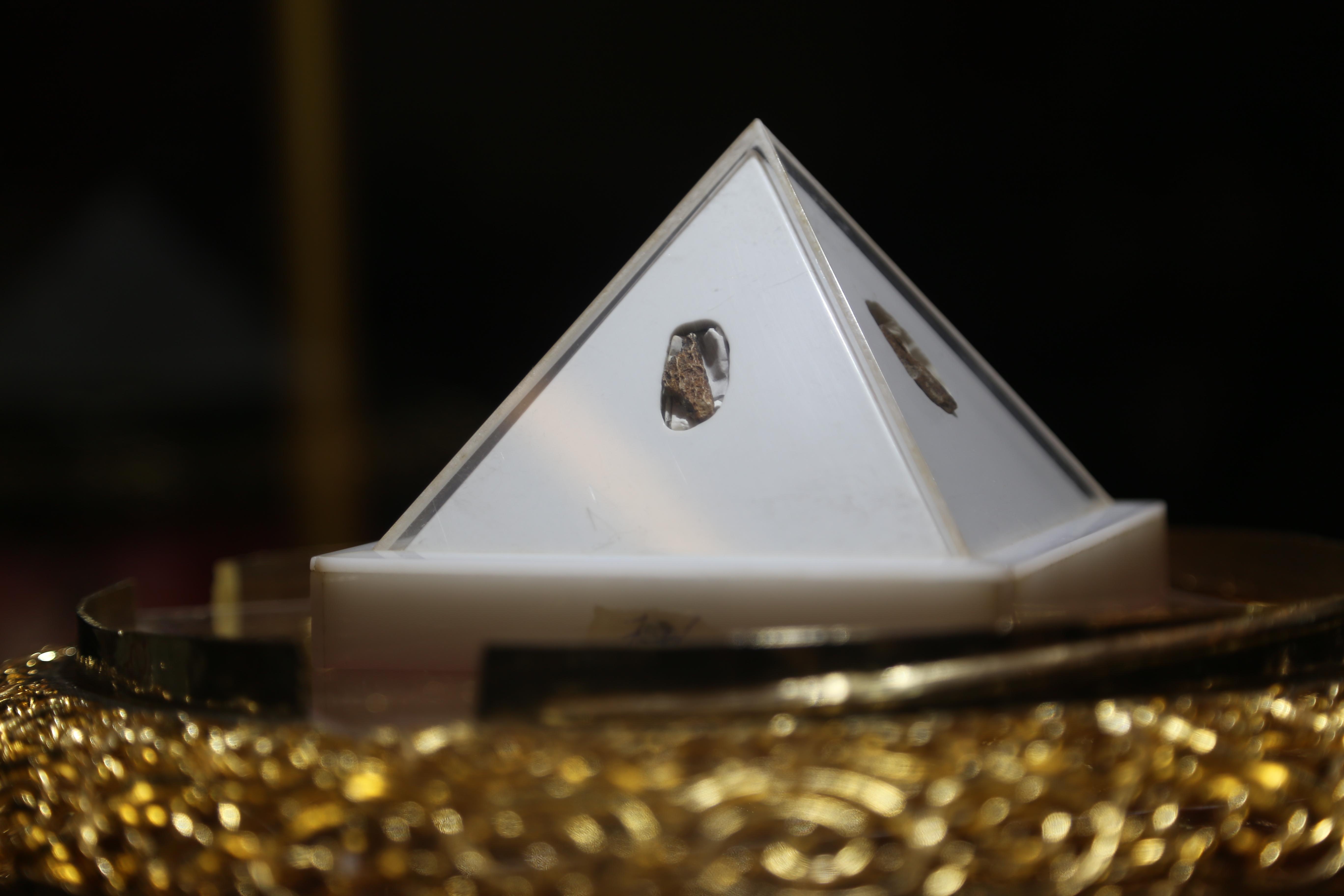 Пребывание священных реликвий Капилавасту на калмыцкой земле завершается