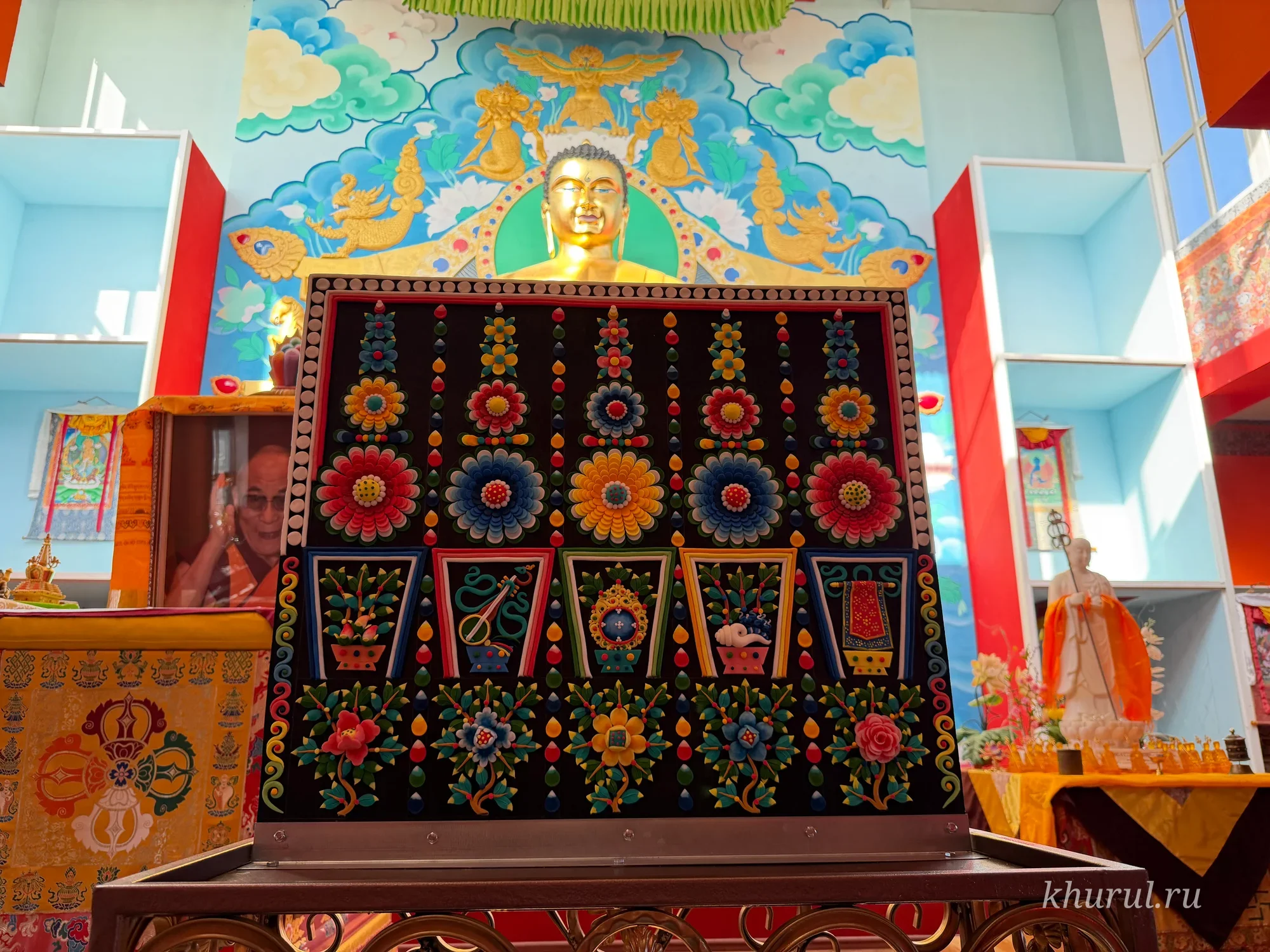 Работы мастера по изготовлению Торма украшают теперь и Лаганский хурул