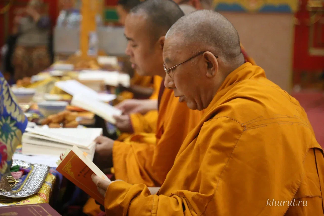 Сострадание и мудрость Будды: верующие Калмыкии отмечают Монлам Ченмо